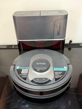 Shark AI Robot Vacuum with Self Emptying Dock